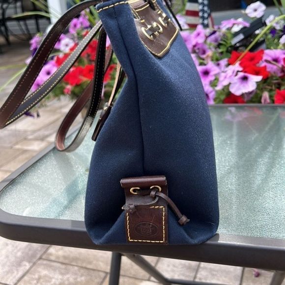 Dooney & Bourke hand bag, beautiful condition, see pictures - Picture 5 of 13